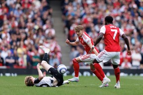 雷火网址 -集结日阿森纳遗憾出局——社区盾节点到来，赛场秩序良好，身体对抗强度拉满的简单介绍