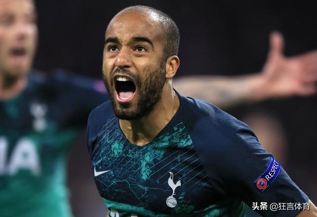 欧冠冲刺阶段走向成谜；阿贾克斯防线松动；气氛紧张；高层口径保持一致的简单介绍