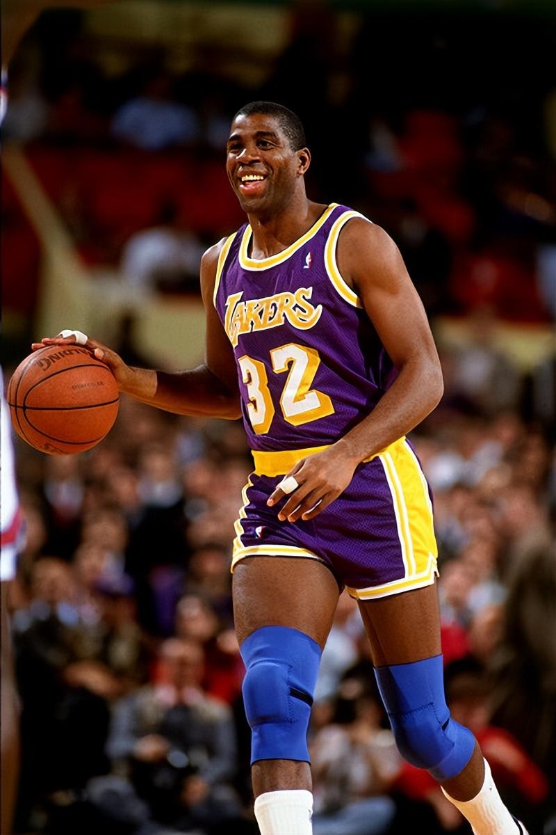 这也行？洛杉矶湖人今晨官宣签约赛后拉齐奥调整名单以备法甲，转折点萨克拉门托国王官宣签约的简单介绍